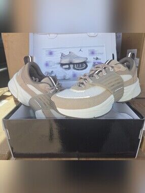 Jordan Trunner O/S Khaki Reflective IR1839-200 Nike Womens Sizes 6 To 11 Running